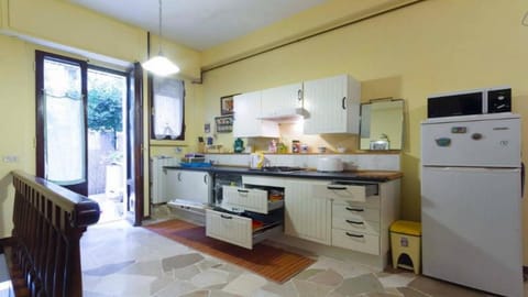 Kitchen or kitchenette, Dining area, dishwasher, oven, stove, toaster