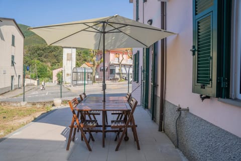 Patio, Dining area