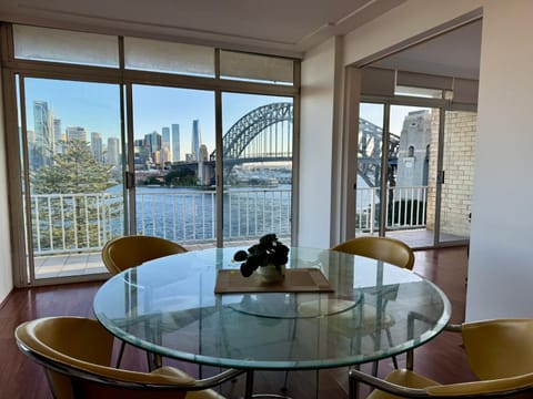 View (from property/room), Balcony/Terrace, City view