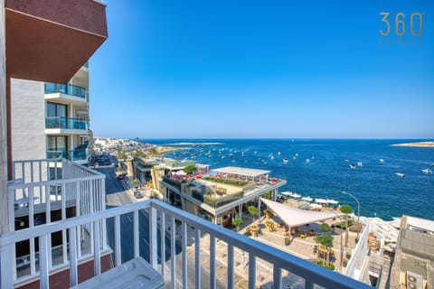 Property building, Nearby landmark, Natural landscape, View (from property/room), Balcony/Terrace, Sea view