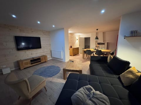 Living room, Photo of the whole room