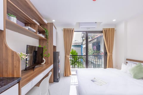 Bed, TV and multimedia, Coffee/tea facilities, View (from property/room), Balcony/Terrace, Kitchen or kitchenette, Photo of the whole room, Dining area, Bedroom, air conditioner