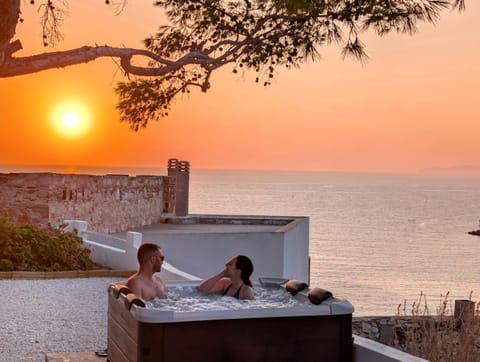 People, Natural landscape, Guests, Sea view, Sunrise, Sunset