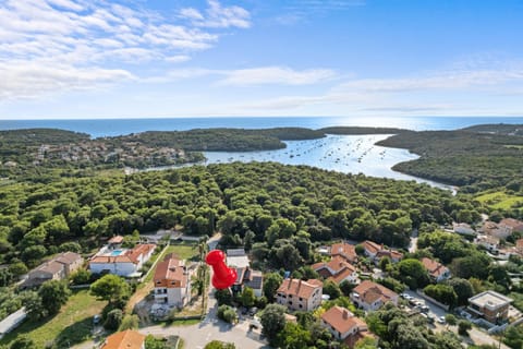 Property building, Day, Neighbourhood, Natural landscape, Bird's eye view, Beach, City view, Sea view, Street view