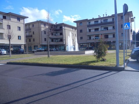 Property building, Neighbourhood, Street view, Location, Parking