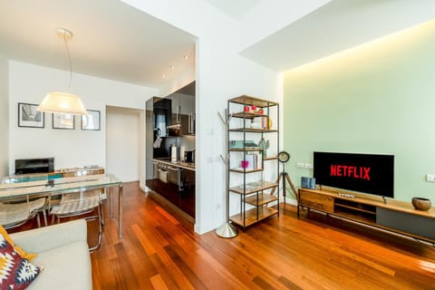 Communal lounge/ TV room, TV and multimedia, Kitchen or kitchenette, Living room, Seating area, Dining area, Evening entertainment, Bedroom