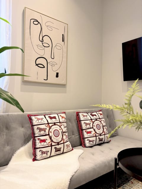 Communal lounge/ TV room, TV and multimedia, Seating area