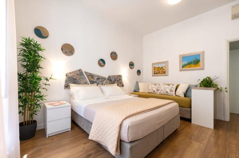 Bedroom, air conditioner