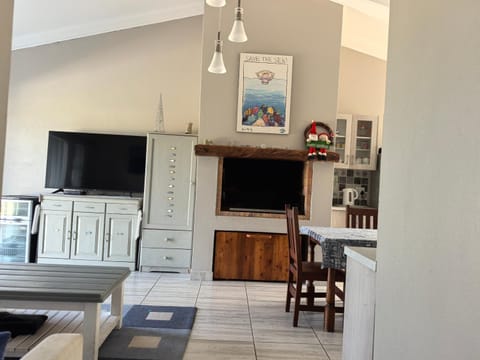 TV and multimedia, Dining area, Evening entertainment