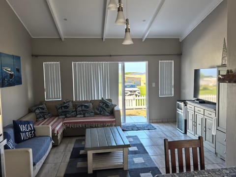 TV and multimedia, Living room, Photo of the whole room, Seating area