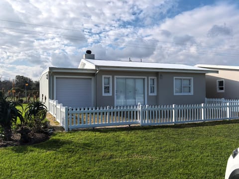 Property building, Day, Garden, Garden view
