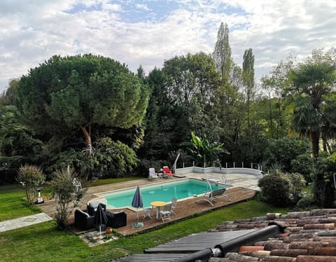 Swimming pool, Swimming pool