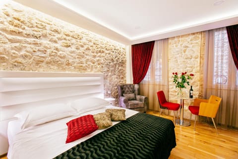 Bed, Kitchen or kitchenette, Other, Photo of the whole room, Decorative detail, Seating area, Dining area, Bedroom