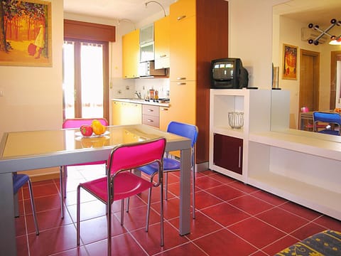 Spring, Summer, TV and multimedia, Kitchen or kitchenette, Dining area, On site