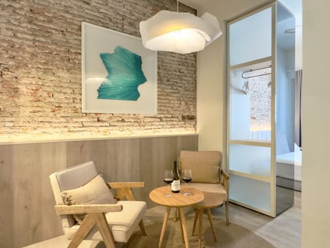 Seating area, Dining area