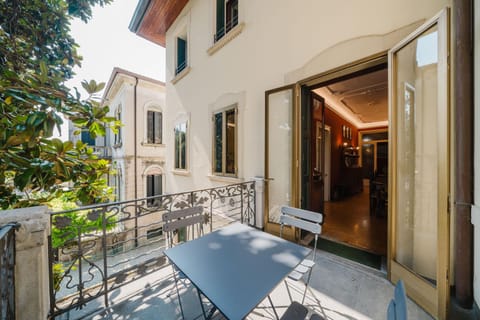Property building, Day, View (from property/room), Balcony/Terrace