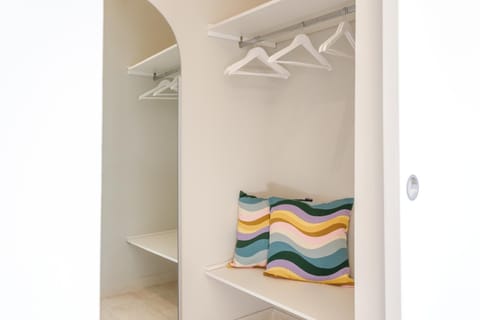 towels, wardrobe