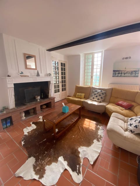 Communal lounge/ TV room, Living room