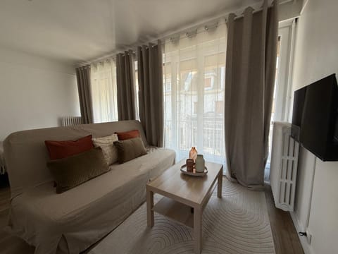 TV and multimedia, Living room, Bedroom