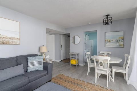 Seascapes 3061 - Roomy Villa Close to Beach House in South Forest Beach