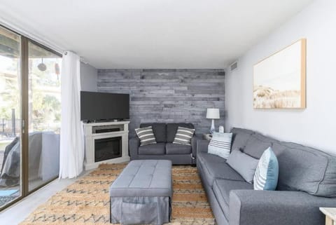 Seascapes 3061 - Roomy Villa Close to Beach House in South Forest Beach