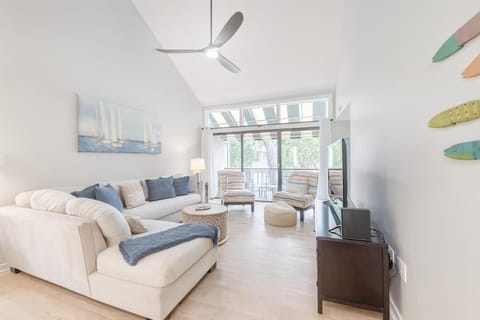 Treetops 5004 - Stunning Villa Beach & Coligny House in South Forest Beach