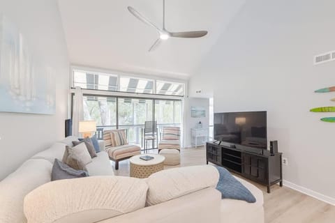 Treetops 5004 - Stunning Villa Beach & Coligny House in South Forest Beach