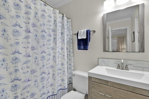 OV A-104 Ocean Villa - Ocean Front Resort Sleeps House in Hilton Head Island