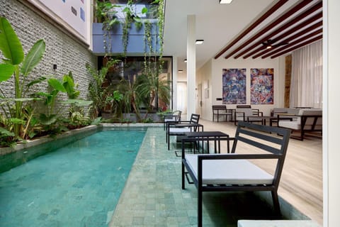 Swimming pool, Swimming pool