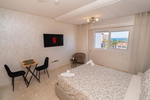 Bed, Photo of the whole room, Dining area, Bedroom, Sea view