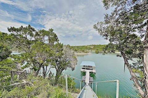 Nearby landmark, Activities