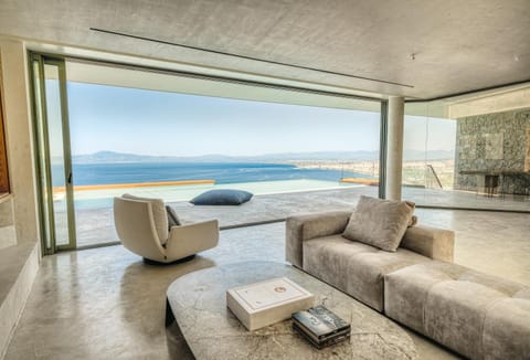 View (from property/room), Living room, Seating area, City view, Sea view, heating, air conditioner