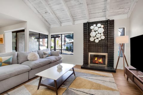 TV and multimedia, Living room, Seating area