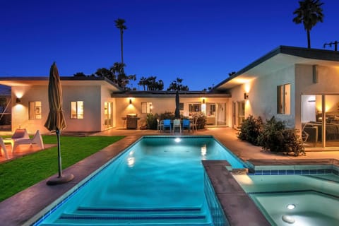 Property building, Night, Swimming pool, Swimming pool, sunbed