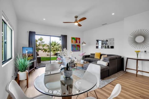 TV and multimedia, Living room, Seating area, Dining area