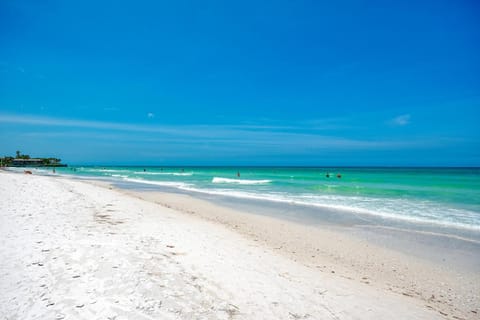 Keylime Retreat House in Siesta Beach