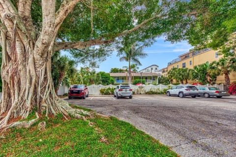 Keylime Retreat House in Siesta Beach