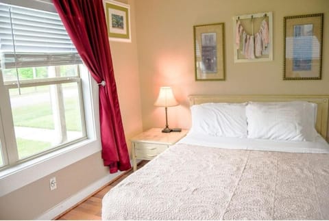 Home Away from Home 2 bedroom house House in Bay City