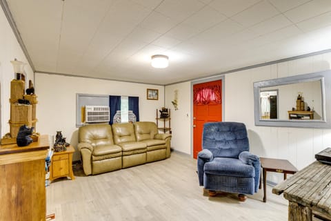 No Pet Fee! Peaceful Escape at Towner Properties House in Alabama