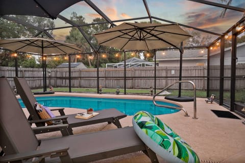 Family home w private pool & putting green House in Seminole