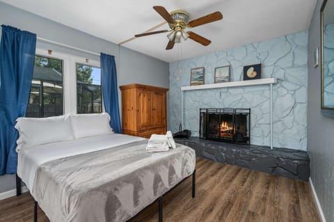 Family home w private pool & putting green House in Seminole