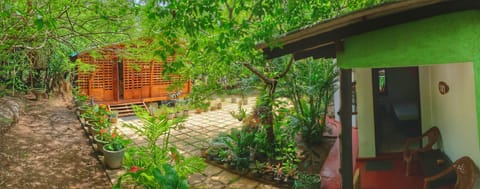 Restaurant/places to eat, Garden view