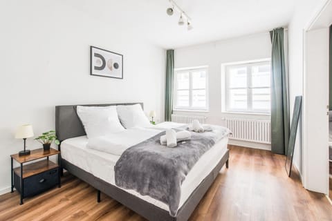 Bed, Photo of the whole room, Bedroom, internet, towels