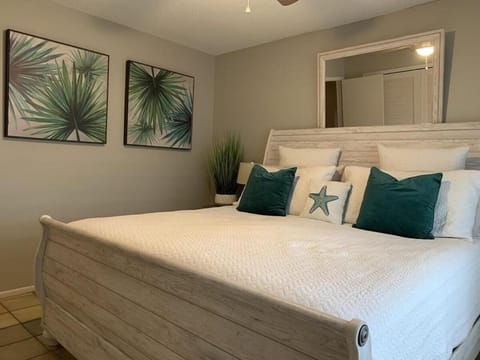 SiestaKeyEscape- Luxury on-water house House in Siesta Beach