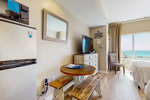 Luau I 6701 Hotel in Miramar Beach