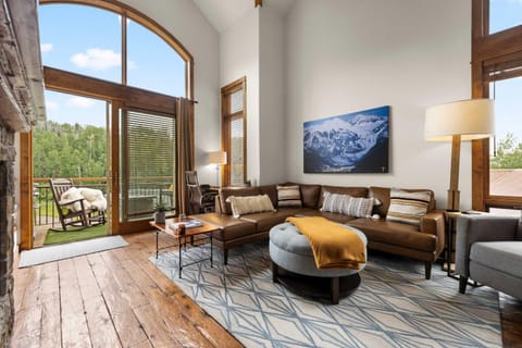 Upscale Ski In Out Condo 40 to Chondola Lift House in Telluride