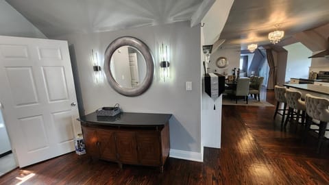 Walker Mansion on St Charles Ave - Unit 6 Apartment in Garden District