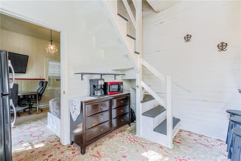 Walker Mansion on St Charles Ave - Unit 7 Apartment in Garden District