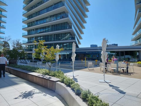 Property building, Restaurant/places to eat