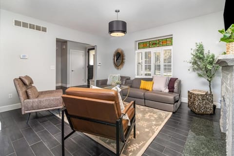 Skyline Views-Downtown House in Cincinnati